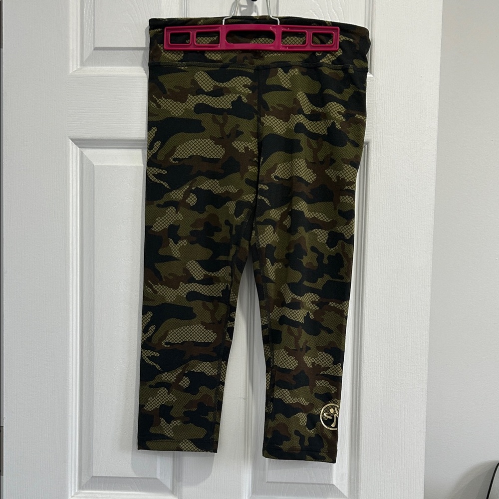 ZUMBA SALE! Vintage Cropped Camo Leggings